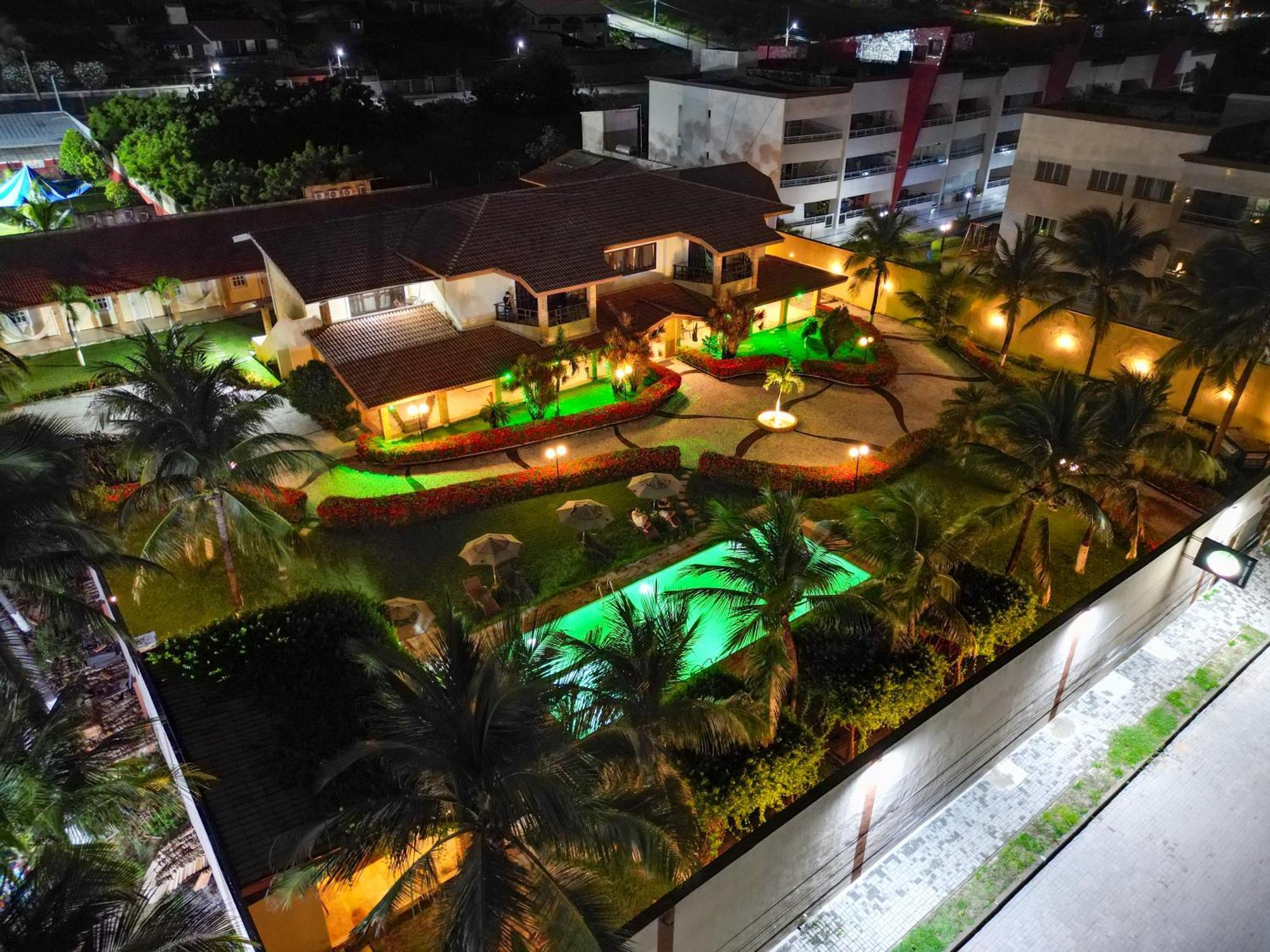 Hotel & Pousada Italia Beach - Porto Das Dunas Акирас Экстерьер фото